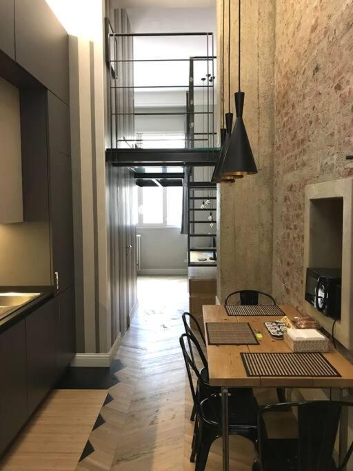 Dezza Loft Apartment Milan Bagian luar foto