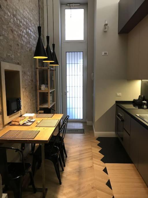 Dezza Loft Apartment Milan Bagian luar foto